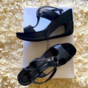 ✅Calvin Klein Yoga Nappa Sandal, sz 11